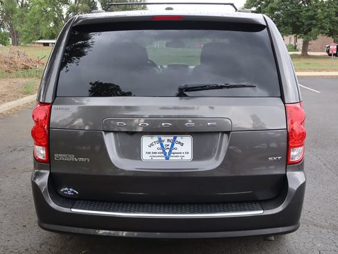 Used 2020 Dodge Grand Caravan SXT FWD image 6