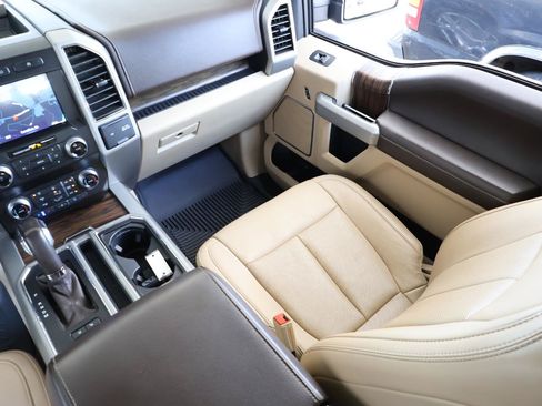 Used 2020 Ford F150 Lariat w/ Equipment Group 502A Luxury AWD/4WD image 18