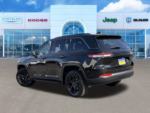 New 2026 Jeep Grand Cherokee Altitude image 7