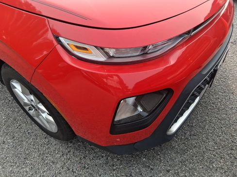 Used 2022 Kia Soul LX w/ Technology Package FWD image 3