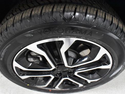 Used 2023 Jeep Compass Limited w/ Sun and Sound Group image 9