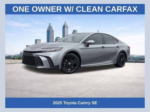 Used 2025 Toyota Camry SE image 1
