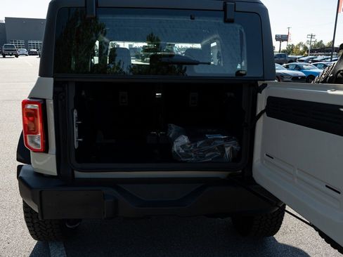 New 2025 Ford Bronco 2-Door w/ Sasquatch Package AWD/4WD image 9