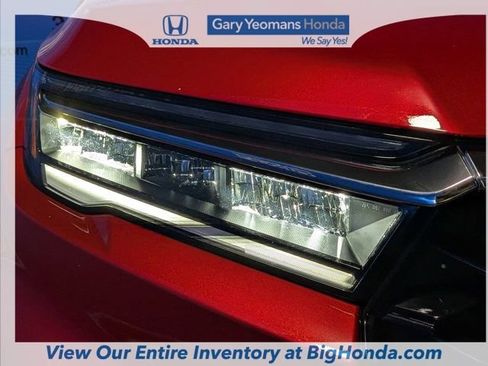 Used 2025 Honda Pilot Touring image 12