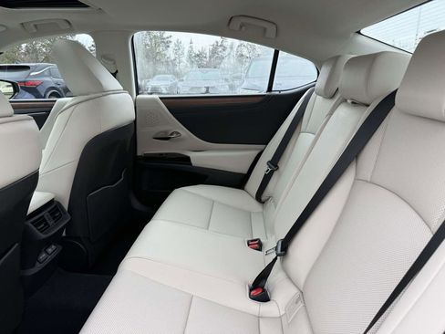 Used 2025 Lexus ES 350 Premium w/ Premium Package image 17
