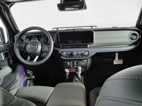 New 2026 Jeep Gladiator Mojave image 18