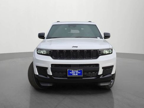 New 2025 Jeep Grand Cherokee L Altitude image 2