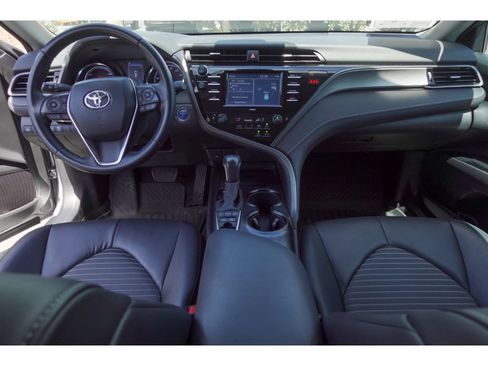 Used 2020 Toyota Camry SE FWD image 20