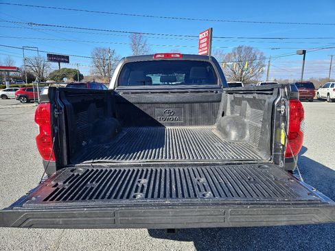 Used 2016 Toyota Tundra SR5 w/ TRD Off Road Package image 9