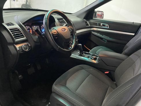 Used 2017 Ford Explorer XLT AWD/4WD image 20