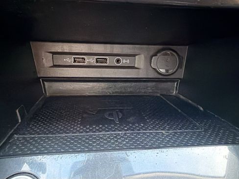 Used 2020 Volkswagen Tiguan SEL FWD image 31