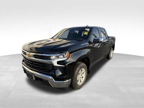 Used 2023 Chevrolet Silverado 1500 LT w/ Protection Package AWD/4WD image 4