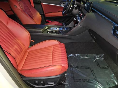 Used 2025 Genesis G70 2.5T w/ Sport Prestige Package image 18