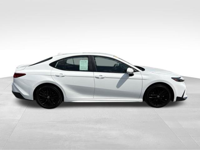Used 2025 Toyota Camry SE FWD image 9