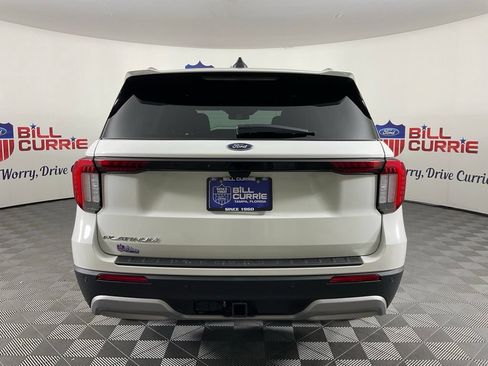 New 2026 Ford Explorer Platinum RWD image 4