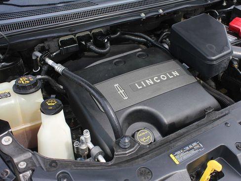 Used 2013 Lincoln MKX AWD image 50