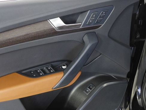 Used 2023 Audi Q5 2.0T Premium w/ Convenience Package image 12