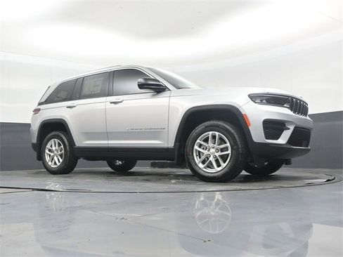 New 2025 Jeep Grand Cherokee Laredo image 37