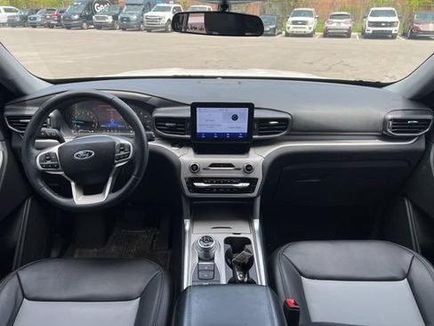 Used 2023 Ford Explorer XLT w/ Equipment Group 202A AWD/4WD image 20