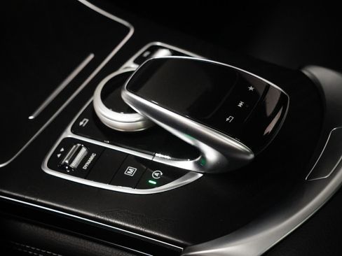 Used 2018 Mercedes-Benz GLC 300 4MATIC image 27