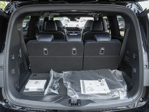 New 2026 INFINITI QX80 4WD w/ Sport Exterior Package image 33