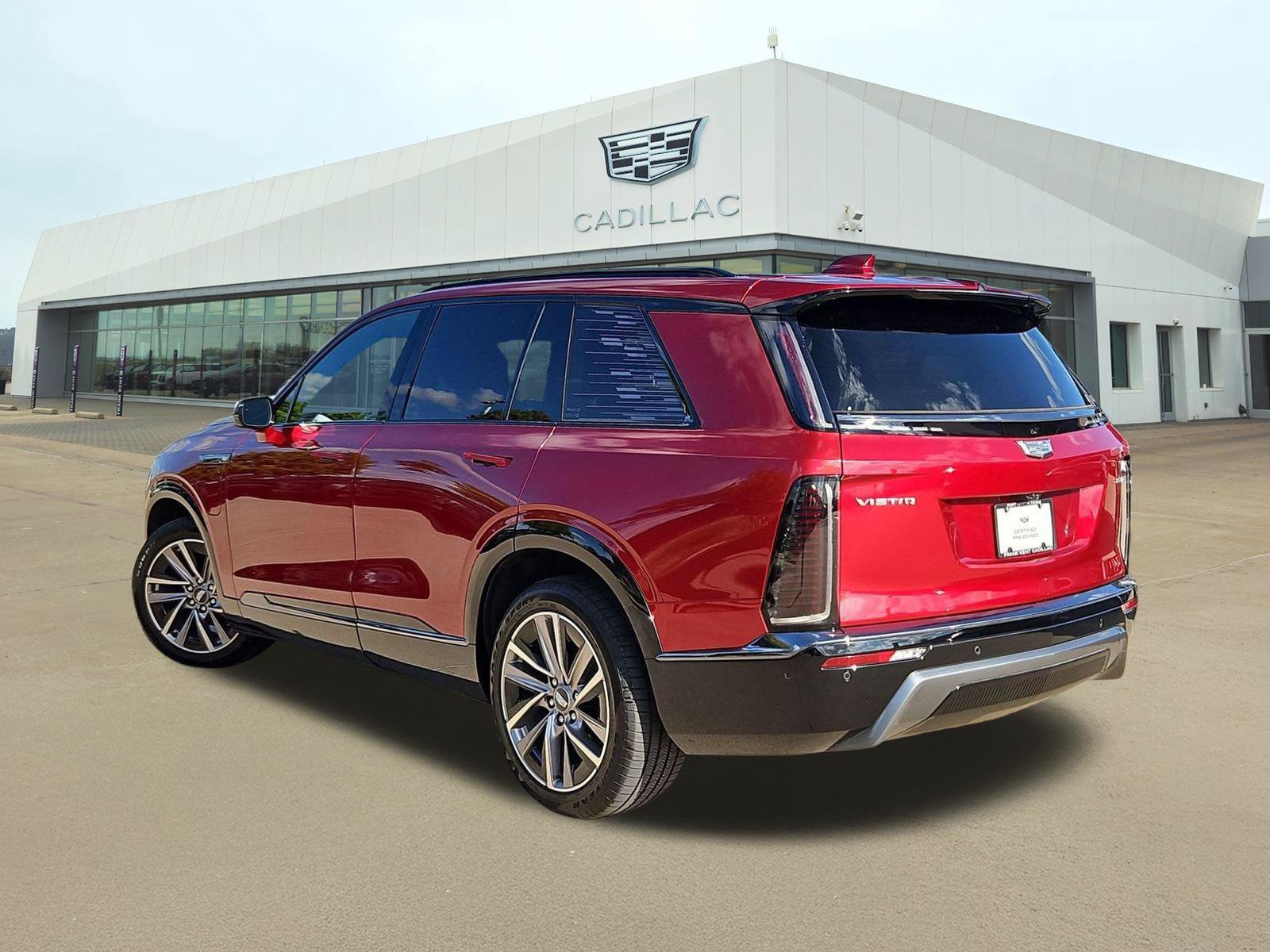 Used 2026 Cadillac Vistiq Sport w/ LPO, Floor Liner Package AWD/4WD image 4