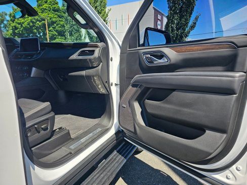Used 2022 Chevrolet Suburban High Country w/ Max Trailering Package AWD/4WD image 12