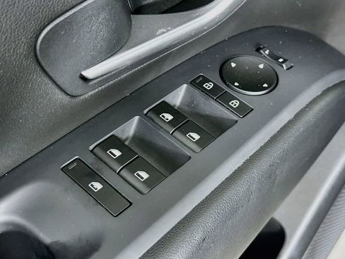 Used 2025 Hyundai Tucson SE image 28