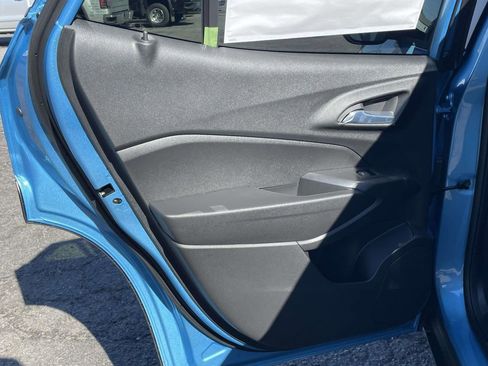 New 2026 Chevrolet Trax RS w/ Sunroof Package FWD image 11
