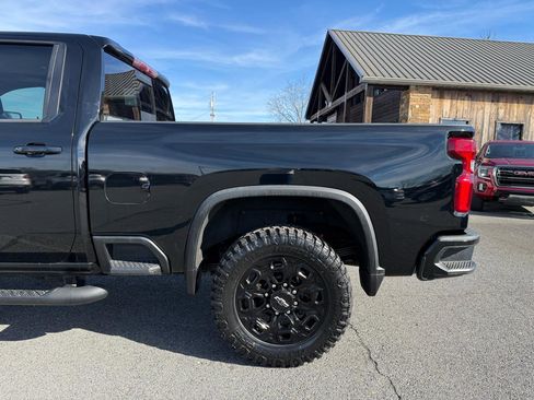 Used 2021 Chevrolet Silverado 2500 LTZ w/ LTZ Plus Package image 38