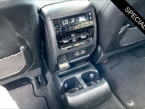 Used 2024 Jeep Grand Cherokee L Limited w/ Luxury Tech Group II AWD/4WD image 10
