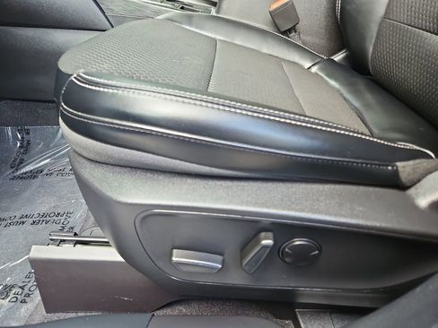 Used 2024 Ford Escape SE FWD image 24