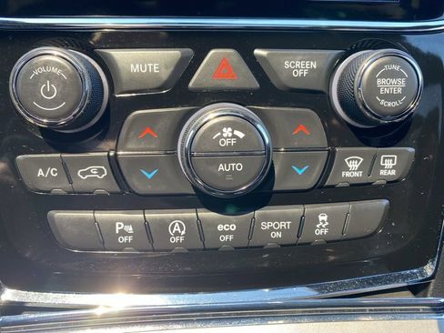 Used 2020 Jeep Grand Cherokee Altitude image 33