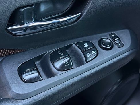 Used 2023 Nissan Kicks SR FWD image 20