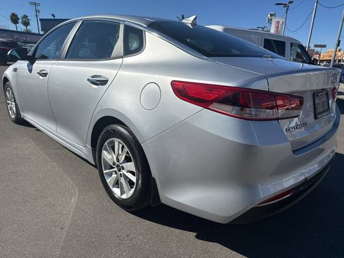 Used 2018 Kia Optima LX image 3