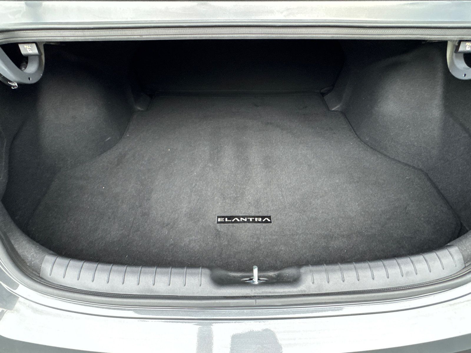 Used 2025 Hyundai Elantra Sport FWD image 19