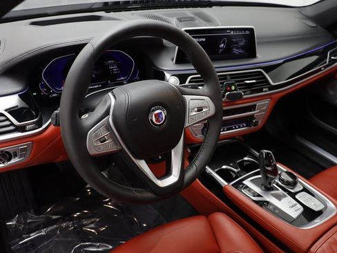Used 2022 BMW ALPINA B7 xDrive image 8