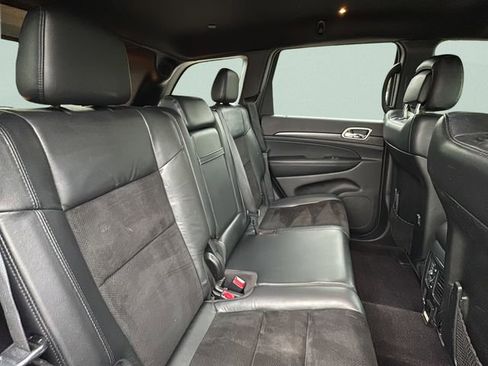 Used 2018 Jeep Grand Cherokee Altitude AWD/4WD image 15