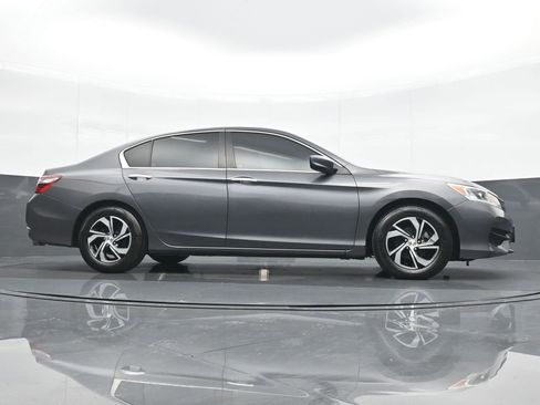 Used 2017 Honda Accord LX image 22