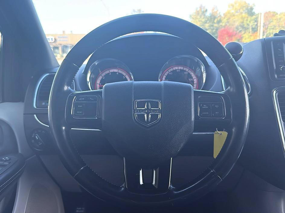 Used 2019 Dodge Grand Caravan SXT FWD image 13