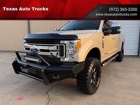 Used 2017 Ford F250 XLT w/ XLT Premium Package image 1