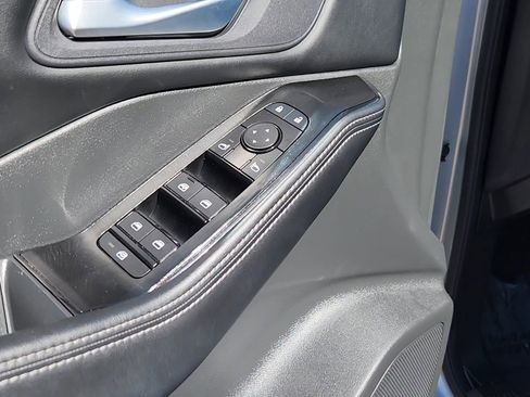 Used 2025 Nissan Rogue SV AWD/4WD image 28