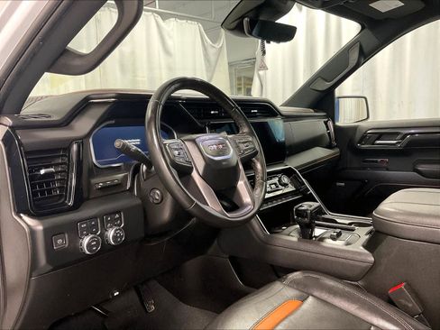 Used 2024 GMC Sierra 1500 AT4 w/ Technology Package image 8