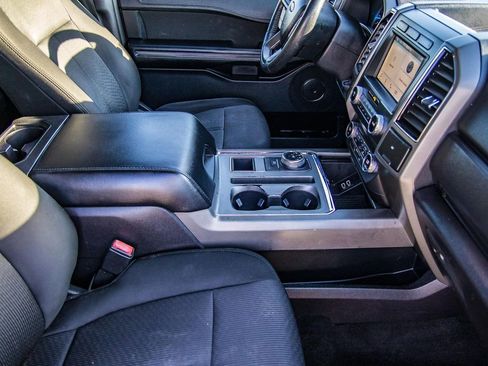 Used 2019 Ford Expedition Max XLT image 16