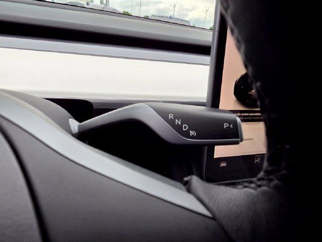 Used 2023 Tesla Model Y Long Range AWD/4WD image 40