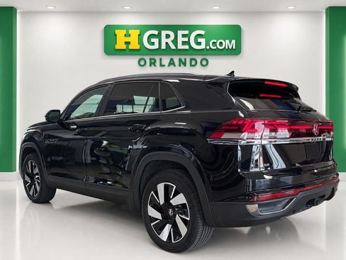 Used 2026 Volkswagen Atlas Cross Sport SE FWD image 2