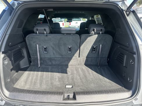 Used 2025 Chevrolet Traverse LT AWD/4WD image 33