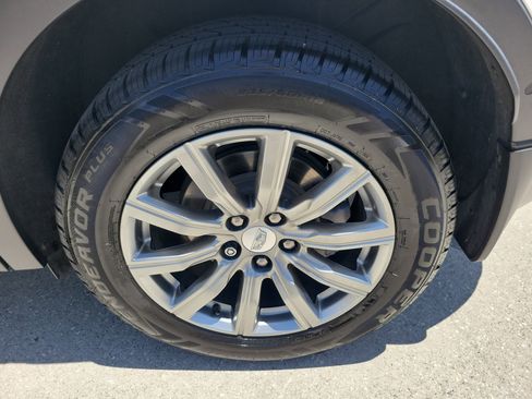 Used 2020 Cadillac XT4 Premium Luxury w/ Enhanced Visibility Package FWD image 36