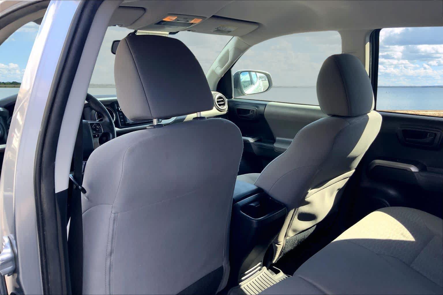 Used 2016 Toyota Tacoma SR5 RWD image 12