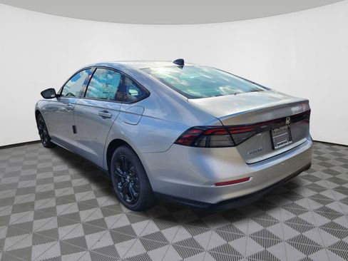 New 2025 Honda Accord SE image 3